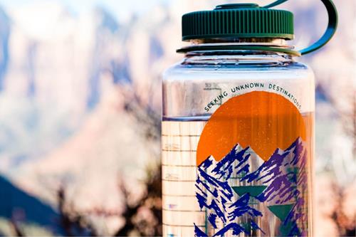 The Best Way To Ditch Single-Use Plastic Water Bottles While Traveling