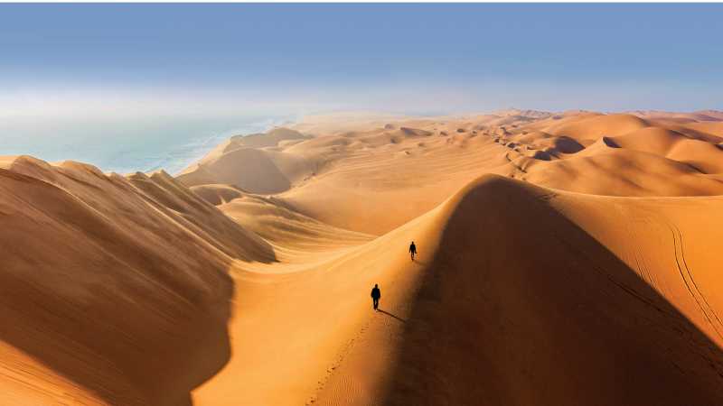 Climbing the sand dunes of Sossusvlei | Peter Walton