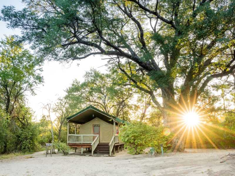 Makgadikgadi Pans – Nata Lodge
Stay near the Makgadikgadi Pans in ensuite tented accommodation overlooking vast salt flats in one of Botswana’s most unique landscapes.