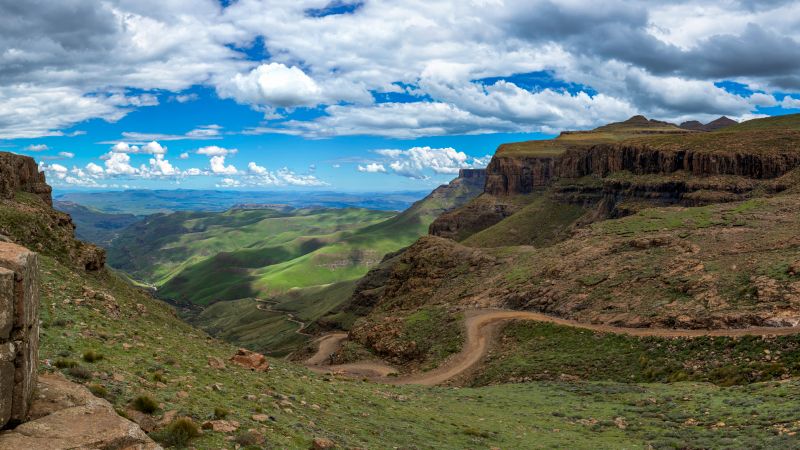 The green valley of Drakensberg in South Africa - Drakensberg Walking Tour, South Africa