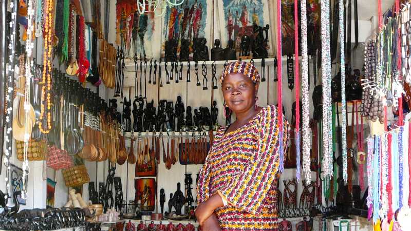 Local saleswoman in Arusha | Gesine Cheung