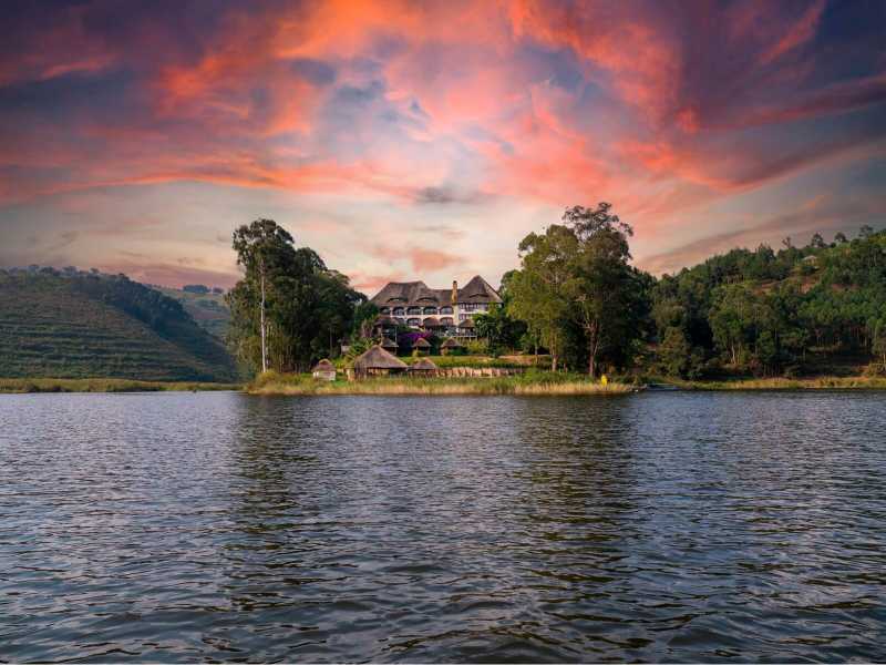 Lake Bunyonyi – Bird Nest Resort
Set on the shores of Lake Bunyonyi, this lodge provides a quieter stop within the journey, surrounded by steep hills and open water. You stay in comfortable rooms in a relaxed lakeside setting, offering time to rest after wildlife tracking and travel through Uganda’s national parks