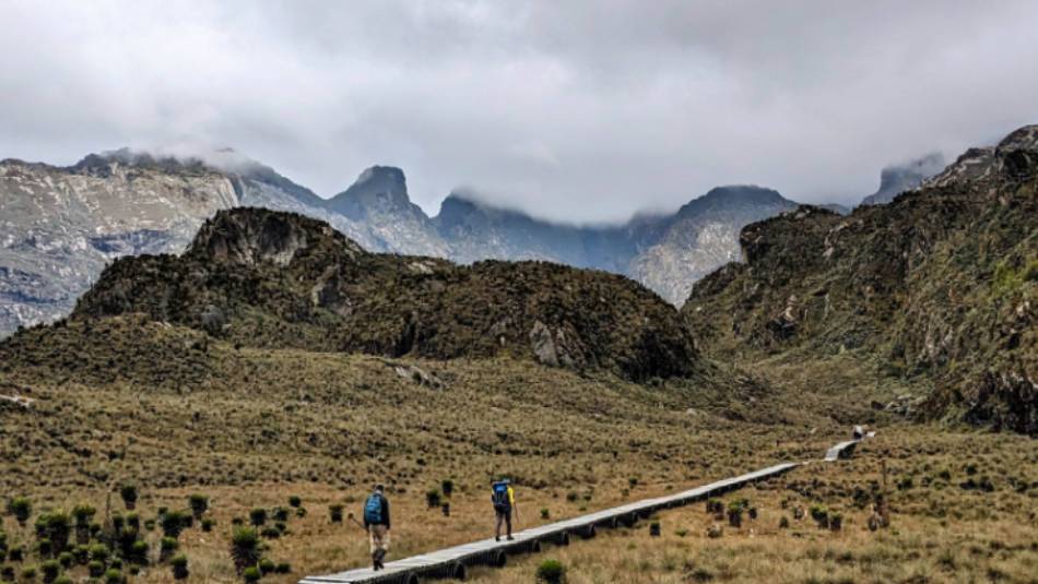 On the trail to Bugata Camp