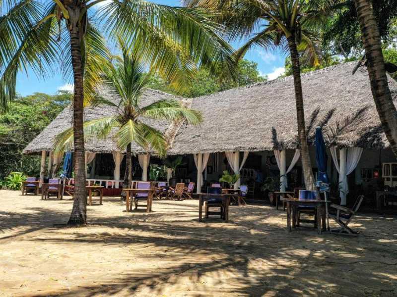 Fumbu Lodge dining | Fumbu Lodge