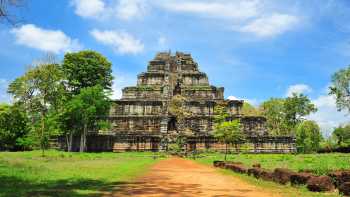 The towering seven-tiered Prasat Thom, Koh Ker