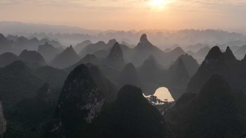 Spectacular scenery around Yangshou