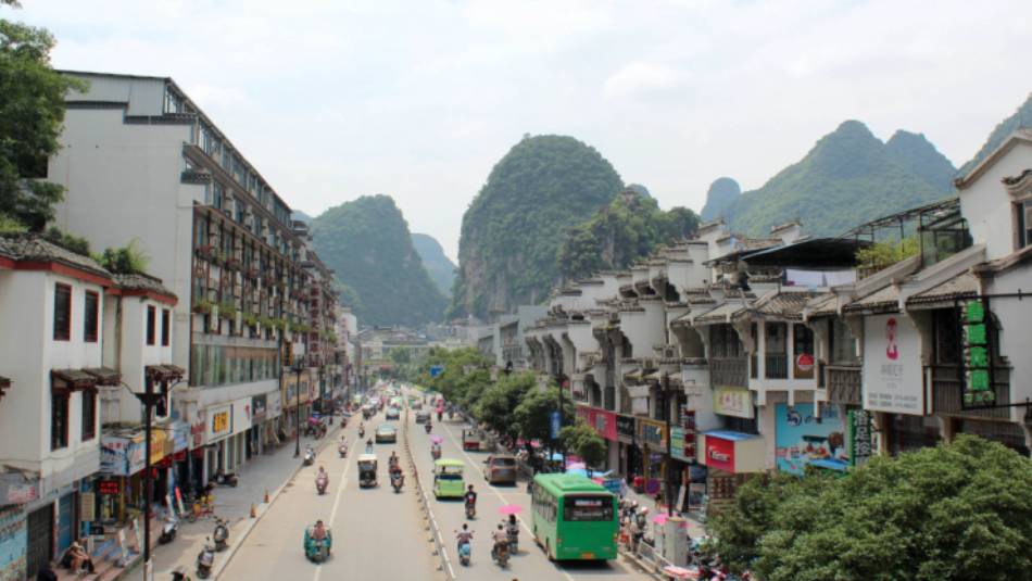 Wandering the streets of Yangshuo | Alana Johnstone