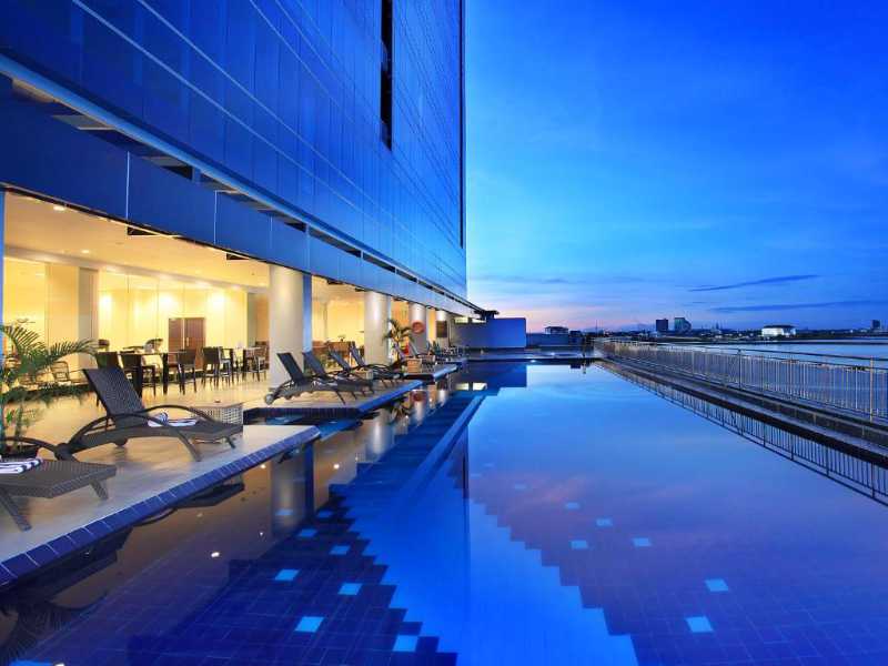 Makassar Hotel Swiss Bell pool | Hotel Swiss Bell Makassar