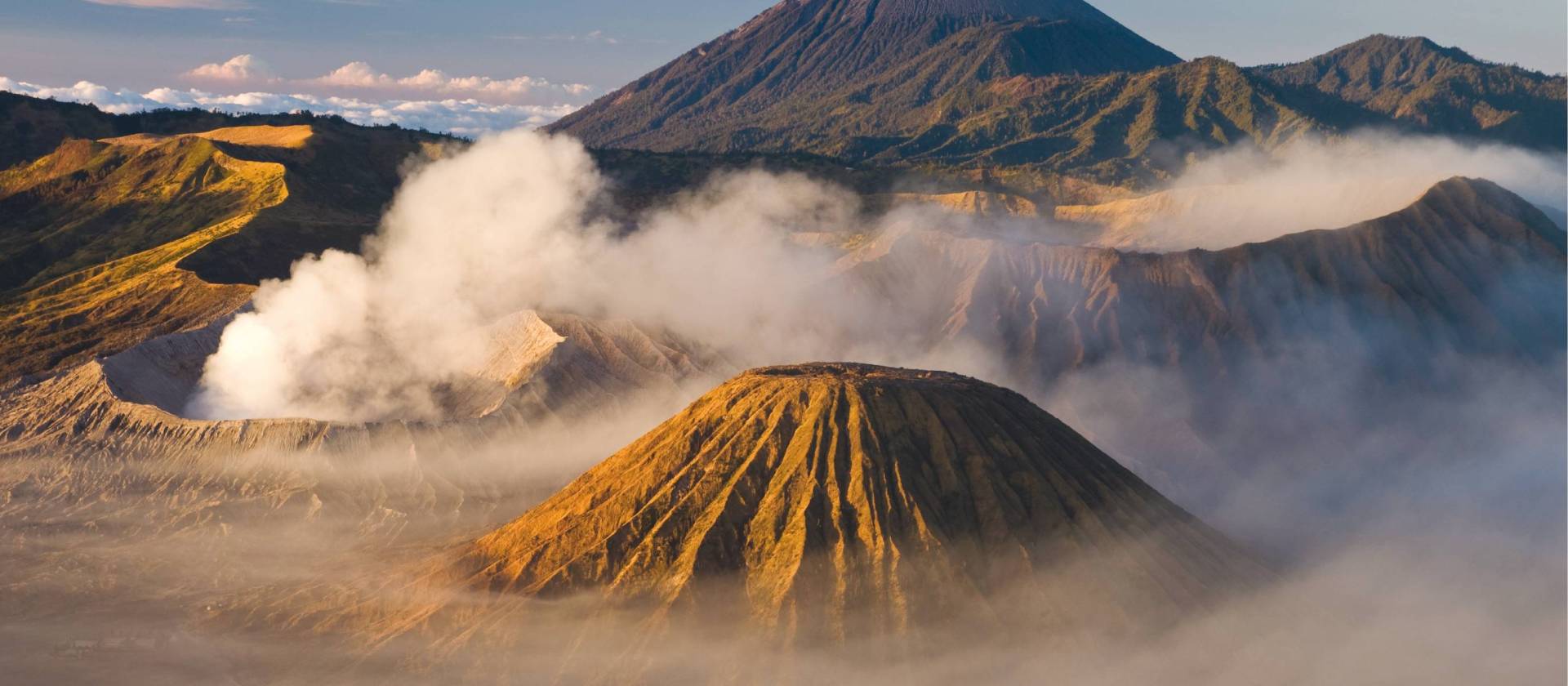 Вулкан Бромо в Индонезии жерло