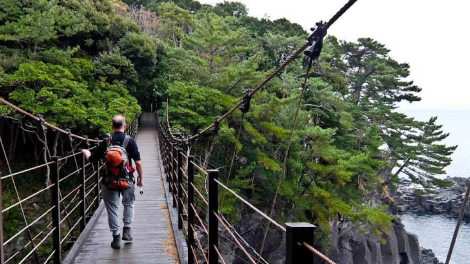 Cross the Hishidate Suspension Bridge | Rupert Parker