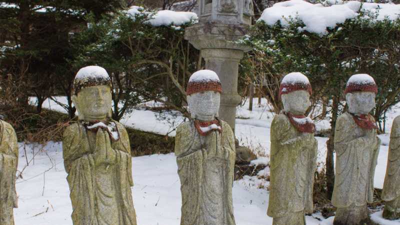 Jizo statues on the Nakasendo Way | World Expeditions