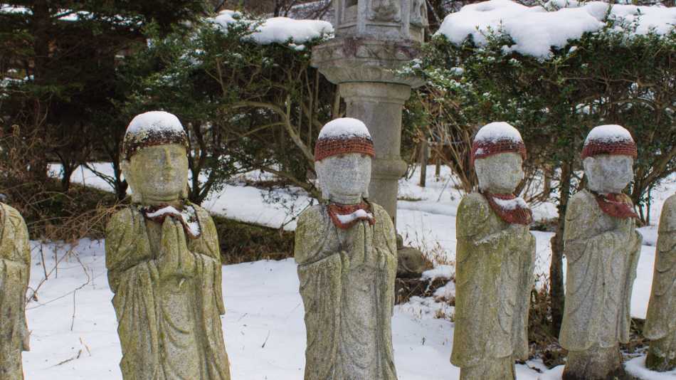 Jizo statues on the Nakasendo Way | World Expeditions
