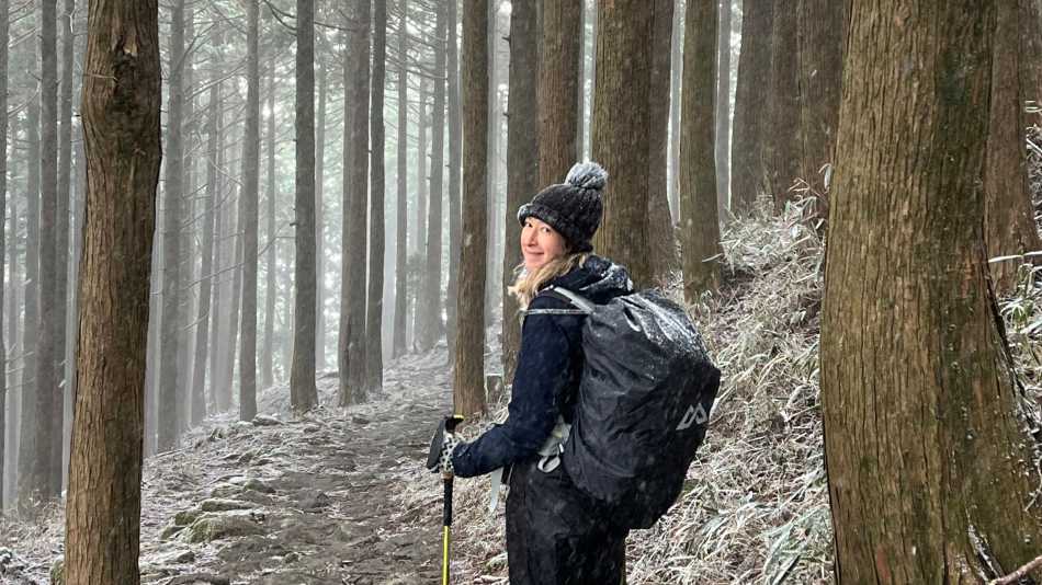 Pilgrim enjoying a little snow along the Kumano Kodo | Jaclyn Lofts