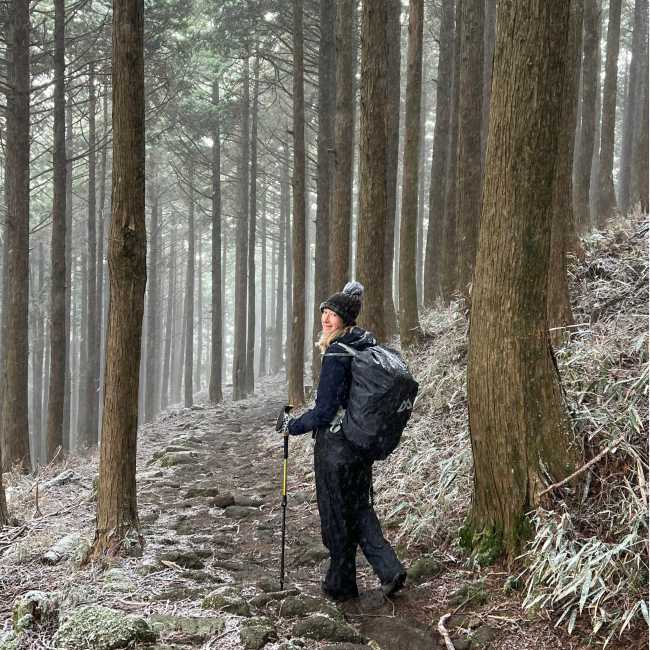 Pilgrim enjoying a little snow along the Kumano Kodo | Jaclyn Lofts