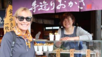 Magome (2),Janelle Williams Trying "osenbe" rice crackers in Magome, Japan