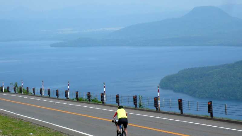 Minimal traffic makes for a happy rider