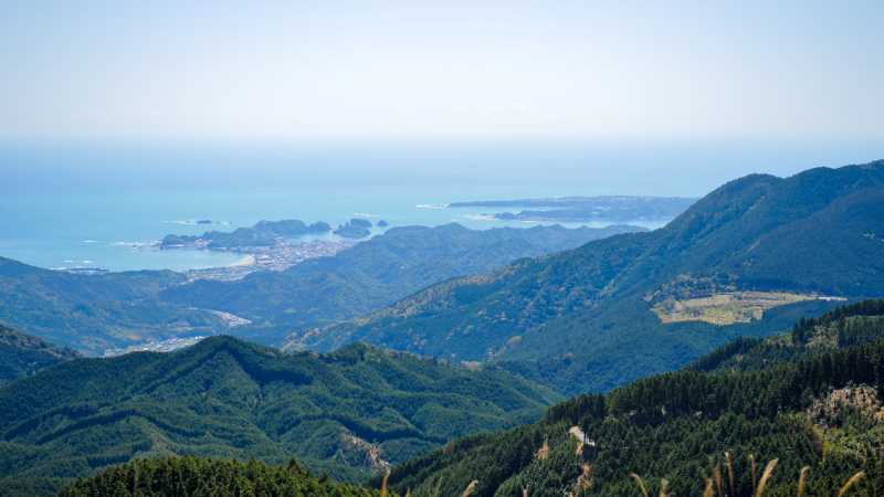 Views of the Pacific Ocean from the Funami-toge Pass