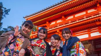 Yasaka Shrine, Kyoto,Felipe Romero Beltran Girls in Kimonos at Yasaka Shrine, Kyoto