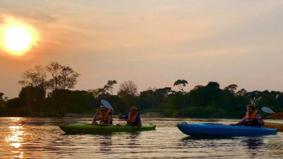 Sunrise kayaking in the 4000 Islands, Laos