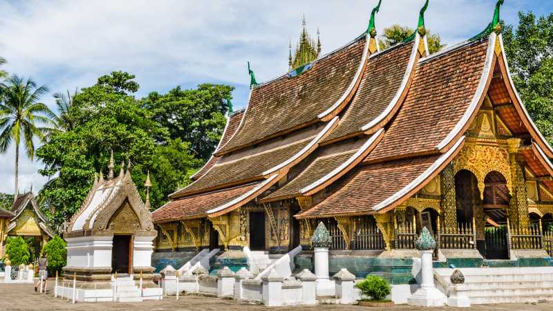 The sweeping roof-lines of Wat Xiengthong, Luang Prabang