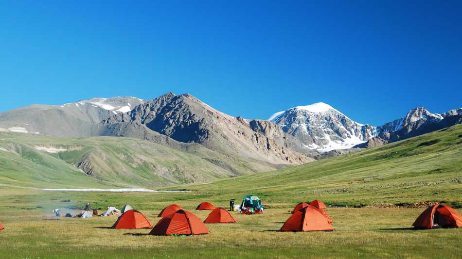 Mongolian campsite Kharkhiraa region | Tim Cope