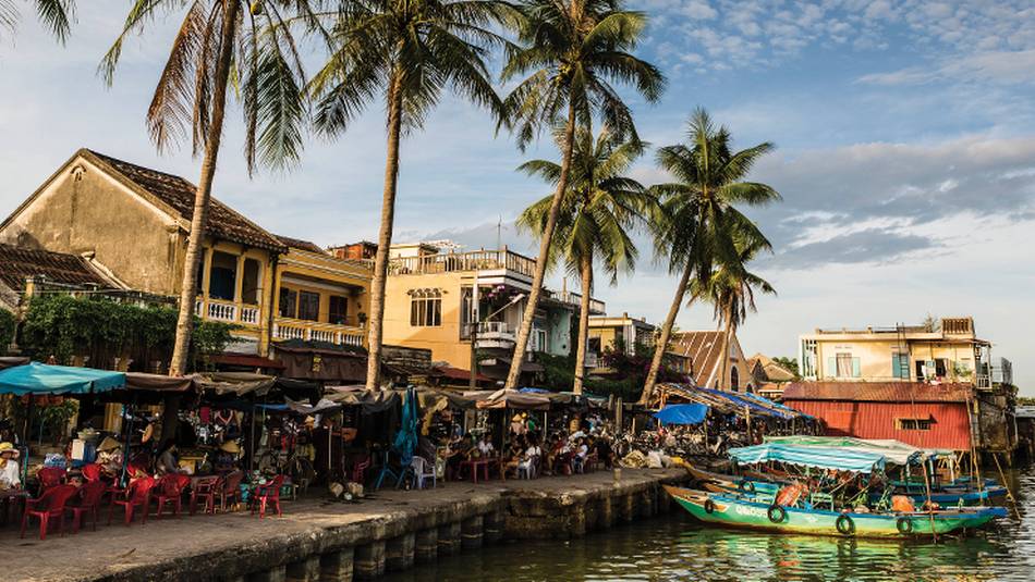 Coastal scenery in Vietnam | Richard I'Anson