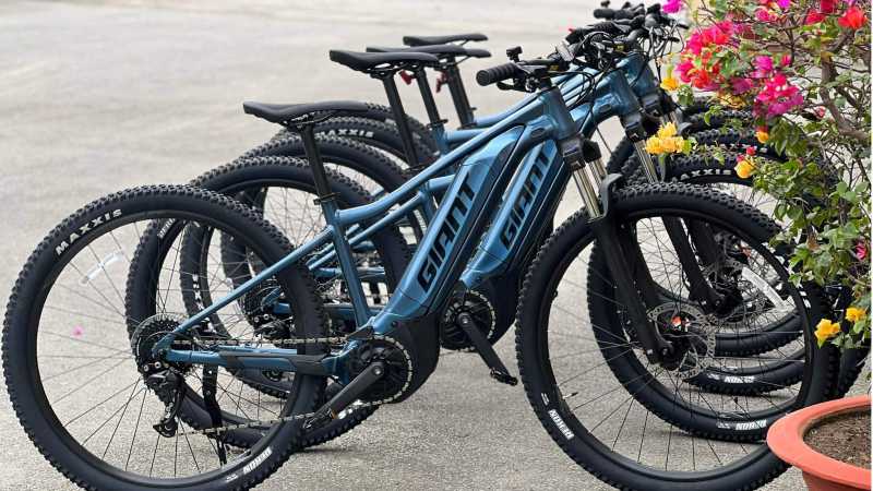 Giant Fathom e+