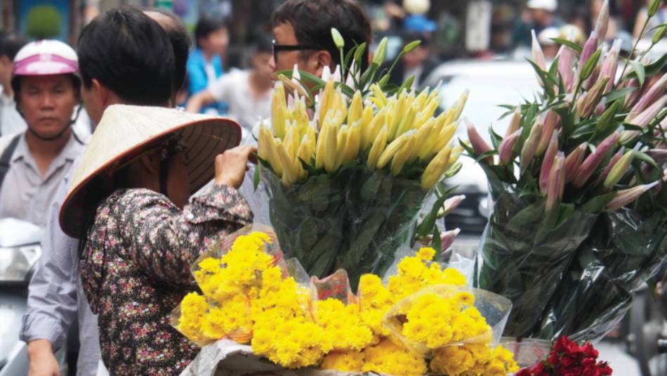 Vibrant streets of Vietnam | Scott Pinnegar