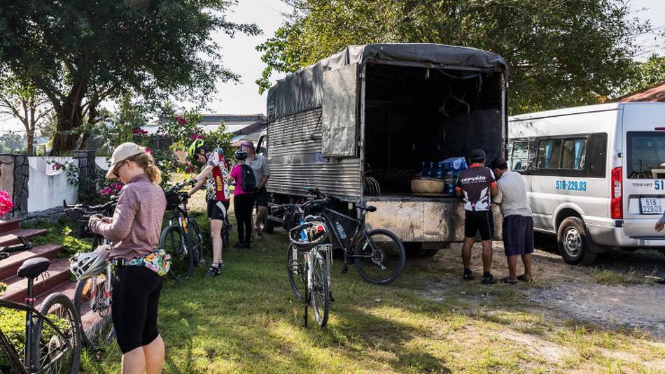 Our cycling trips in Asia provide backup vehicle support | Lachlan Gardiner