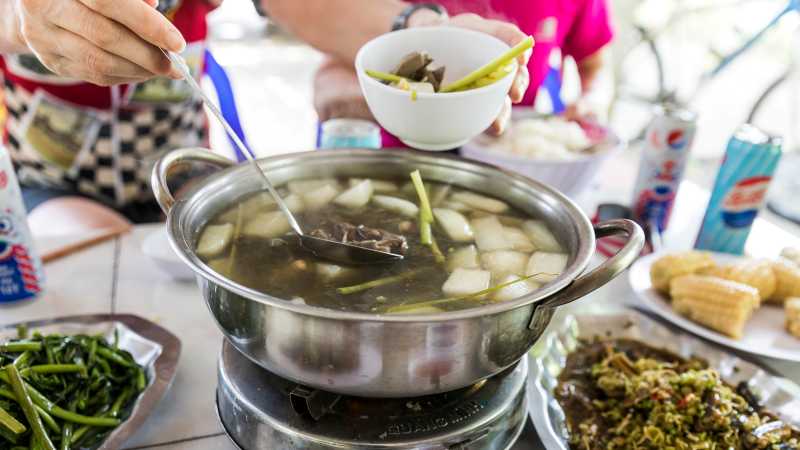 Enjoy quality local dishes while exploring Vietnam | Lachlan Gardiner