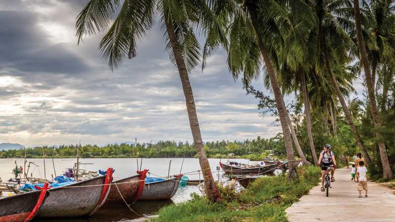 On the coastal roads from Hue to Hoi An, Vietnam | Richard I'Anson
