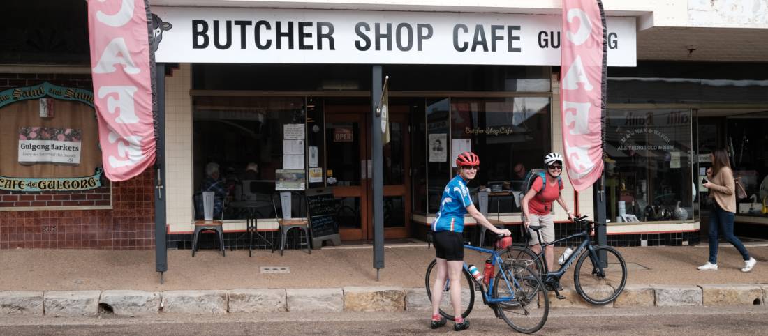 Cyclists in Gulgong outside the Butcher Shop Cafe |  <i>Ross Baker</i>