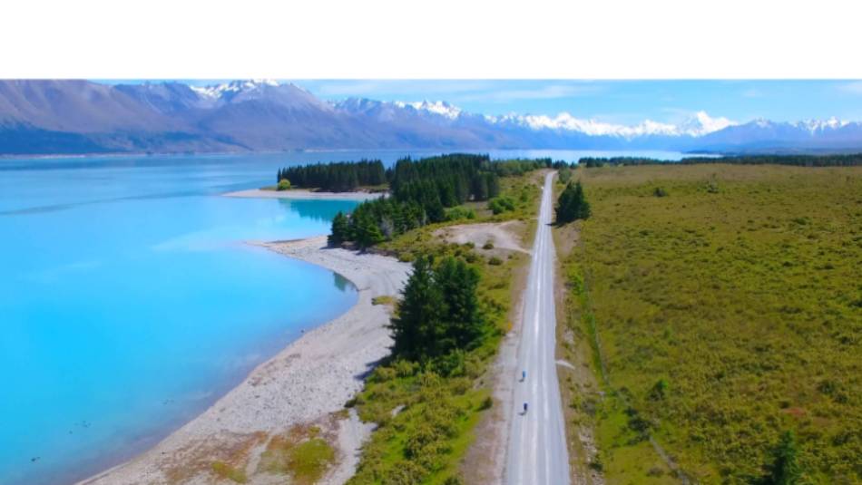 Cycling along the striking Lake Pukaki | Daniel Thour