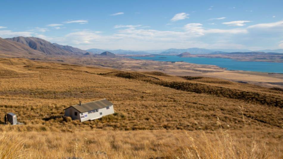 Views towards Rex Simpson Hut and Lake Tekapo | Matt Gould