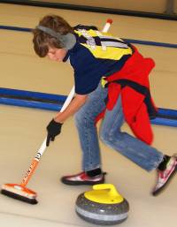 Curling on the Otago Rail Trail Family Adventure&#160;-&#160;<i>Photo:&#160;Gesine Cheung</i>