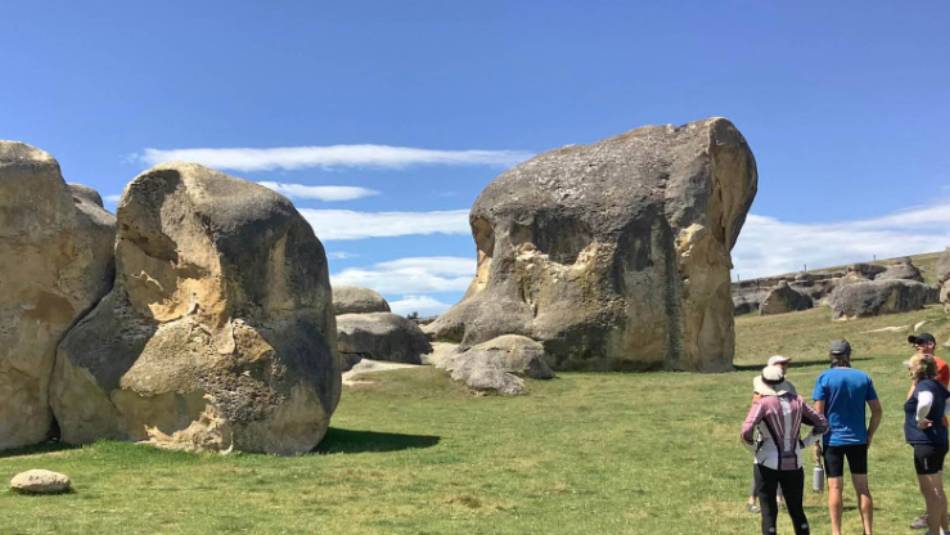 Exploring Elephant Rocks on the Alps 2 Ocean | Errol W