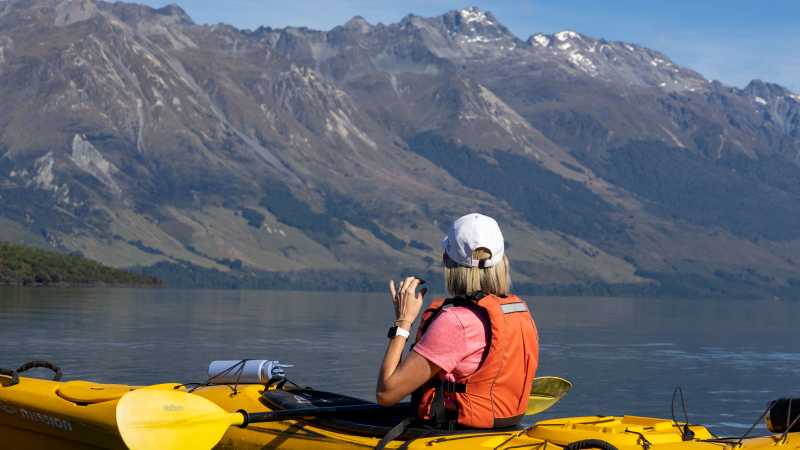 Kayak out to Wawahi Waka Pigeon Island and explore on foot! Experience the Wawahi Waka Pigeon Island Hut and the beauty of Whakatipu Waimaori - Lake Wakatipu! | Izzi Barton