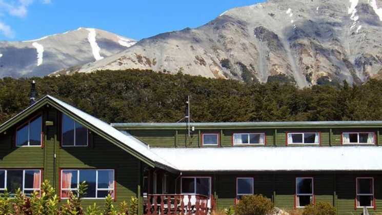 Historic ski lodge nestled under the towering Craigieburn mountains | Forest Lodge