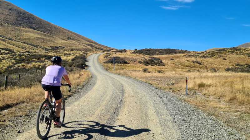 Gravel Riding | Hana Black