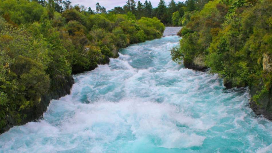 View the incredible Waikato River and the Huka Falls | Holger Detje