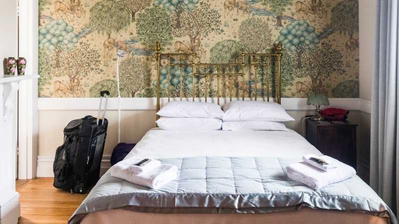 Dunstan House | Accommodation | Lachlan Gardiner