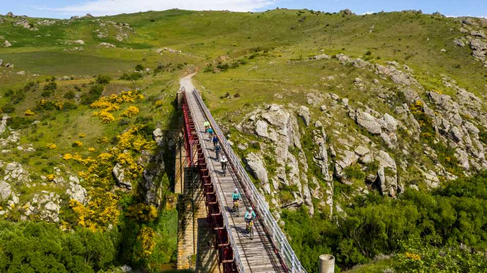 Cycle over the grand Poolburn Viaduct | Lachlan Gardiner