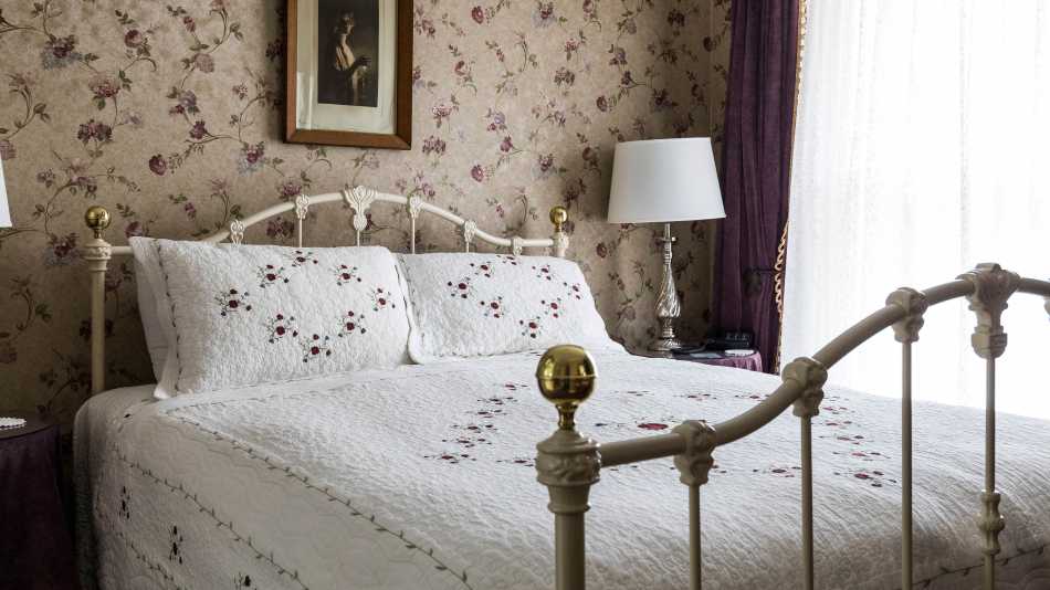 Theatre Royal Hotel | Kumara Accommodation | Lachlan Gardiner