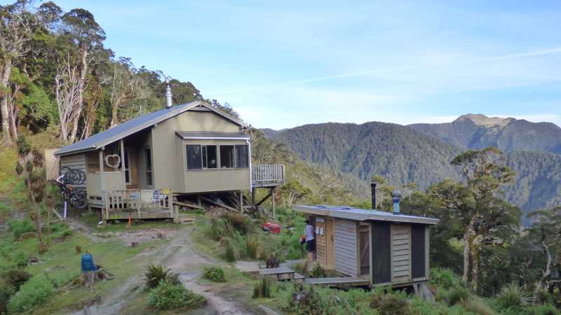 The Lyell Saddle Hut with sweeping views across the ranges | Janet Oldham
