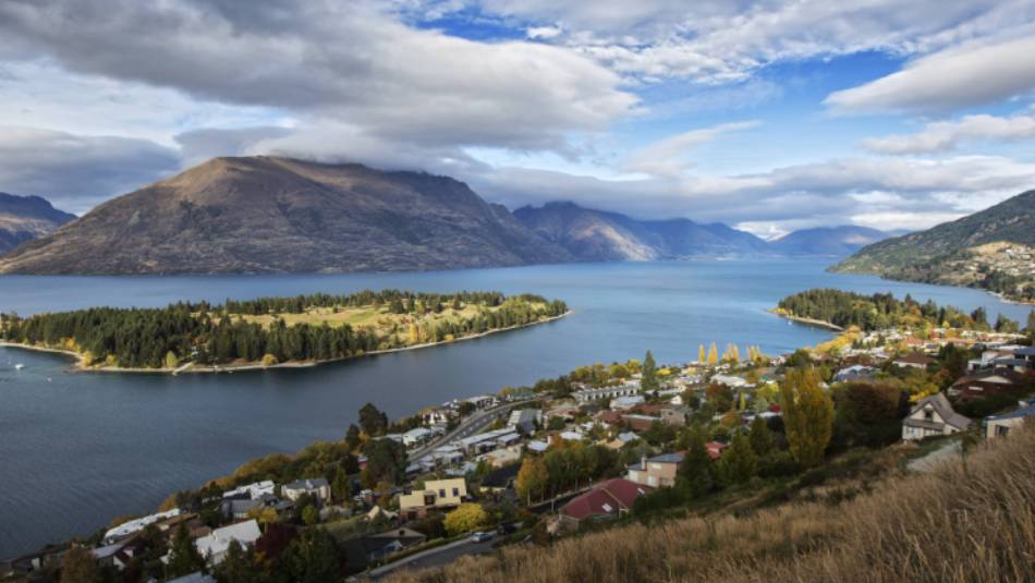 Panorama of Queenstown, the 'adventure capital' of New Zealand | Peter Walton