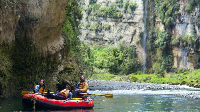 Take a scenic float down the Rangitikei River Gorge | River Valley Lodge