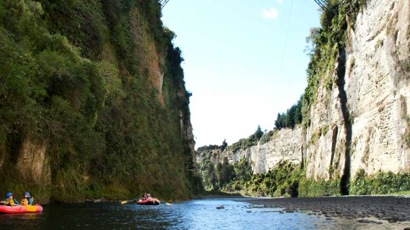 Passing under the Mokai River Bridge on the Rangitikei River Gorge | River Valley Lodge