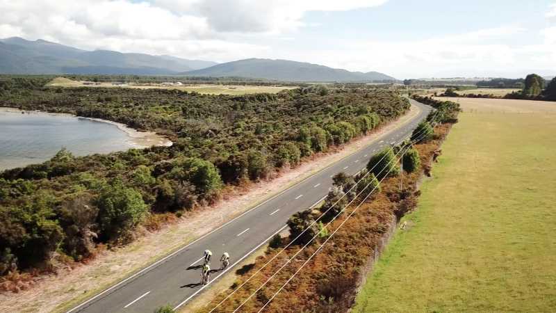A highlight of the trip cycling along Lake Manapouri | Reiner Schuster