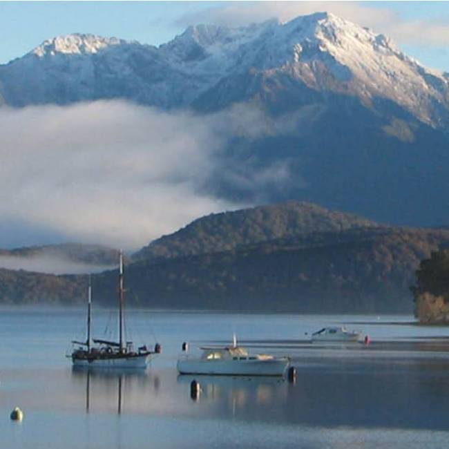 Overlooking Lake Te Anau, the gateway to the Fiordland National Park | Destination Fiordland