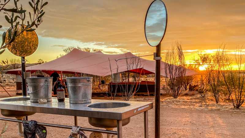 The comforts at our Larapinta exclusive eco-comfort camps will make your experience more enjoyable | #cathyfinchphotography